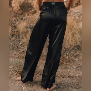 DAILY DRILLS SILKY SET PANTS BLACK